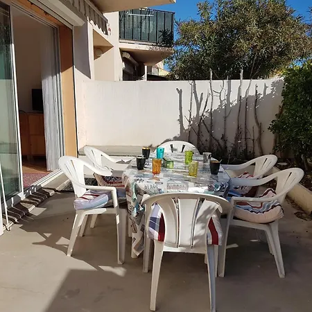 Narbonne-plage : T2 Climatise, 35m², Pieds Dans L'eau, 4 Pers. - Fr-1-795-50
