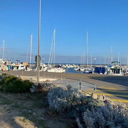 Narbonne-plage : T2 Climatise, 35m², Pieds Dans L'eau, 4 Pers. - Fr-1-795-50 *